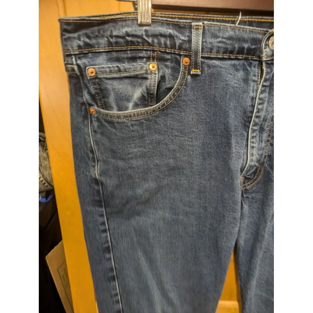 Levi's 505    Jeans 38x29 (actual) 38x30 Tag Blue  zipper Fly Denim Distres. Cuf